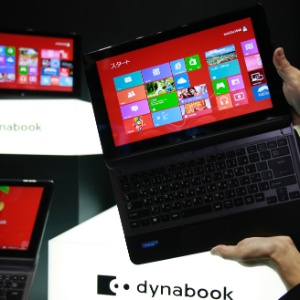 Ultrabook de 12,5 polegadas de tela da Toshiba com Windows 8 é demonstrado na na Ceatec 2012, feira de eletrônicos que ocorre anualmente em Tóquio, no Japão  - Yuriko Nakao/Reuters