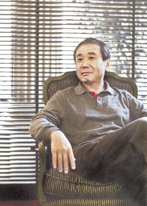 O escritor japonês Haruki Murakami, um dos favoristos ao Nobel de Literatura deste ano - Reprodução