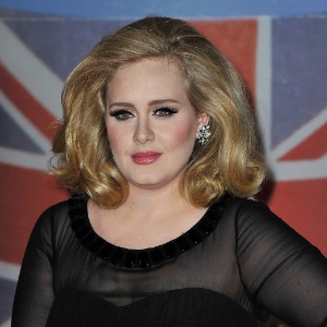 A cantora Adele no Brit Awards no 02 Arena, em Londres (21/2/12) - Gareth Cattermole/Getty Images