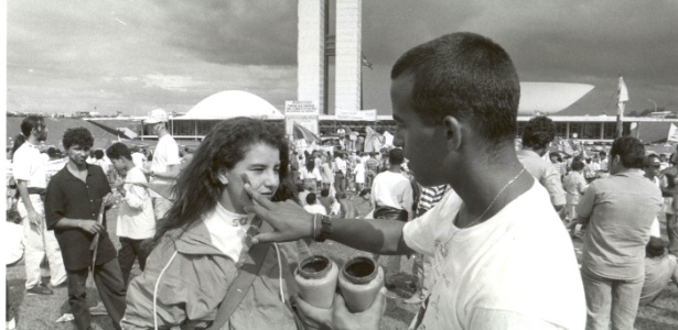 Caras-pintadas: estudantes saíram às ruas para exigir o impeachment de Collor em 1992 - Sergio Lima/ABr