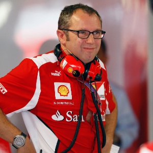 Stefano Domenicali nos boxes da Ferrari; chefe da equipe cobra uma classificação melhor do time - REUTERS/Giampiero Sposito