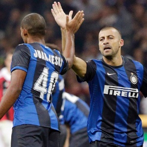Walter Samuel comemora gol marcado para a Inter de Milão com o brasileiro Juan, ex-Internacional - REUTERS/Max Rossi