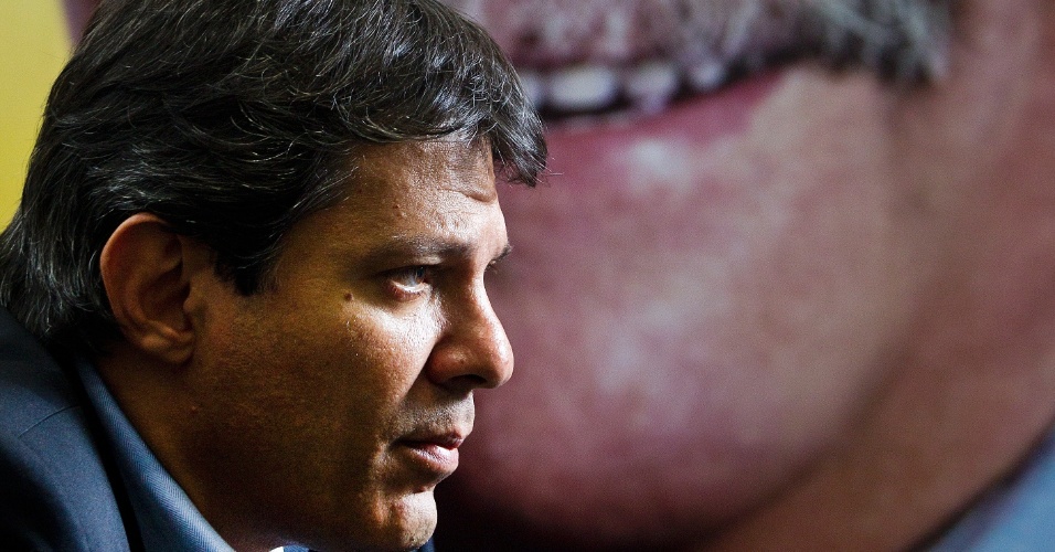 8.out.2012 - Fernando Haddad, candidato à Prefeitura de São Paulo, concede entrevista no comitê do PT, em São Paulo