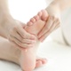 Imagem de massagem nos pés - vale massagem da Cadô Presentes - Thinkstock