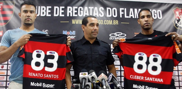 Renato (E) e Cleber (D) chegaram ao Flamengo em outubro, mas clube ainda não pagou - Divulgação/Fla Imagem
