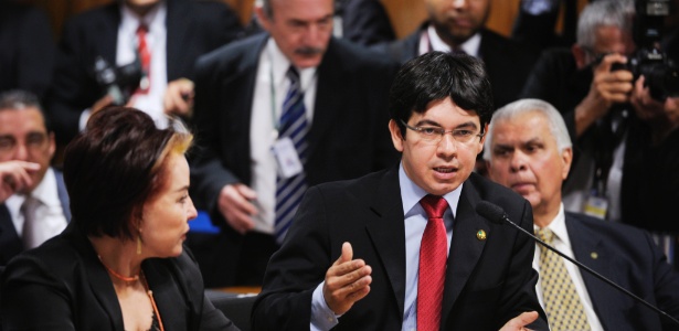 Randolfe Rodrigues (PSol-AP) critica os parlamentares que cedem à pressão da CBF - Pedro França/Agência Senado