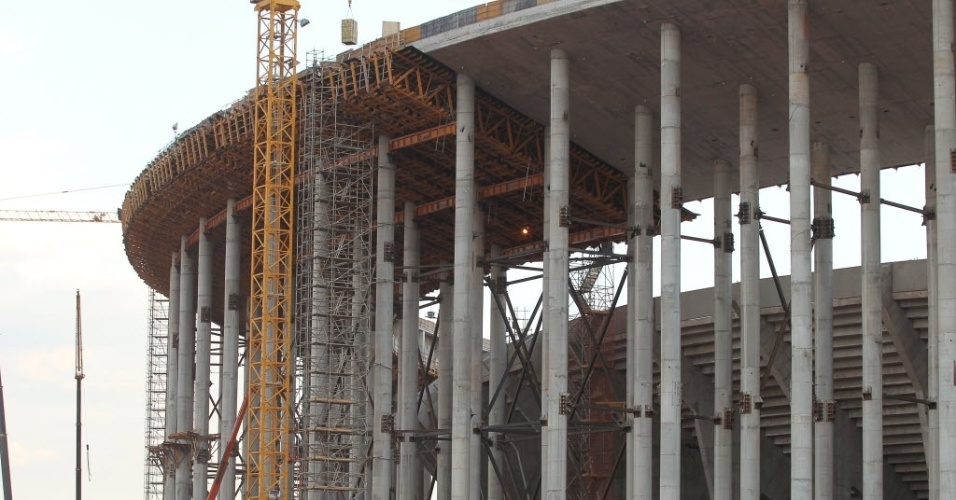 Estrutura do estádio Mané Garrincha em obras