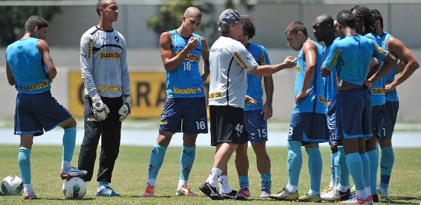 Oswaldo demonstrou interesse de ficar no Botafogo; continuidade tem apoio dos atletas - Fernando Soutello/AGIF