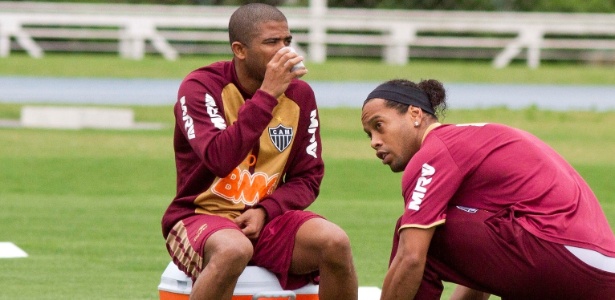 Punição a Ronaldinho levantou polêmica sobre interferência do STJD na arbitragem - Alexandro Auler / Preview.com