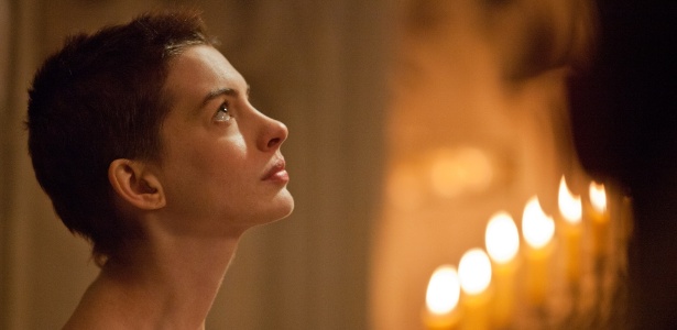 Anne Hathaway em cena de "Os Miseráveis", de Tom Hooper - Divulgação
