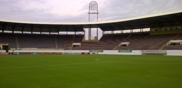 Arena da Fonte, campo em Araraquara que joga a Ferroviária - Danilo Lavieri/UOL Esporte - Danilo Lavieri/UOL Esporte