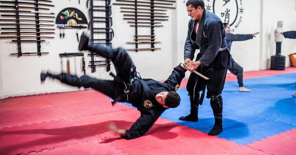 CJJ - Escola de Lutas - Nosso mestre @carrilhojj sagrou-se Campeão