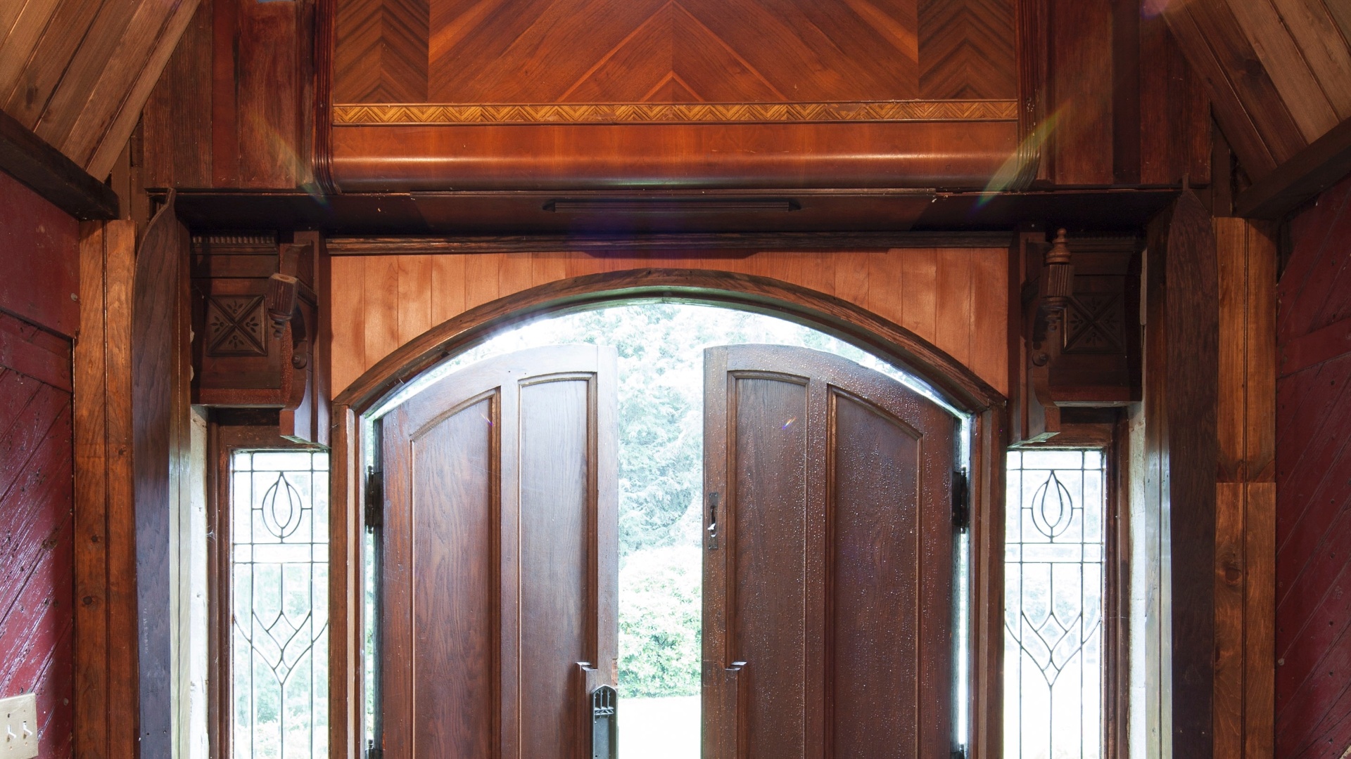 Mansão de John Archer foi construída com relíquias arquitetônicas e objetos resgatados do lixo, nos EUA (Imagem do NYT, usar apenas no respectivo material) - Trent Bell/ The New York Times