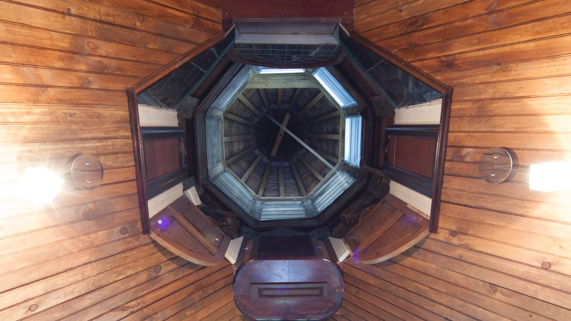 Mansão de John Archer foi construída com relíquias arquitetônicas e objetos resgatados do lixo, nos EUA (Imagem do NYT, usar apenas no respectivo material) - Trent Bell/ The New York Times