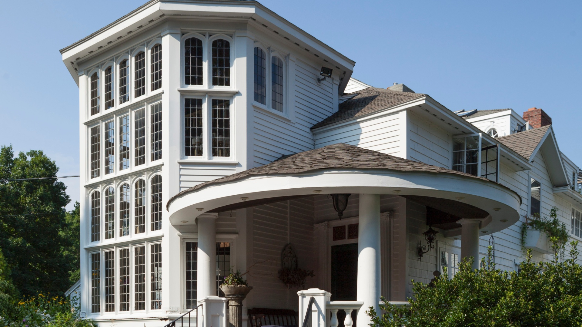 Mansão de John Archer foi construída com relíquias arquitetônicas e objetos resgatados do lixo, nos EUA (Imagem do NYT, usar apenas no respectivo material) - Trent Bell/ The New York Times