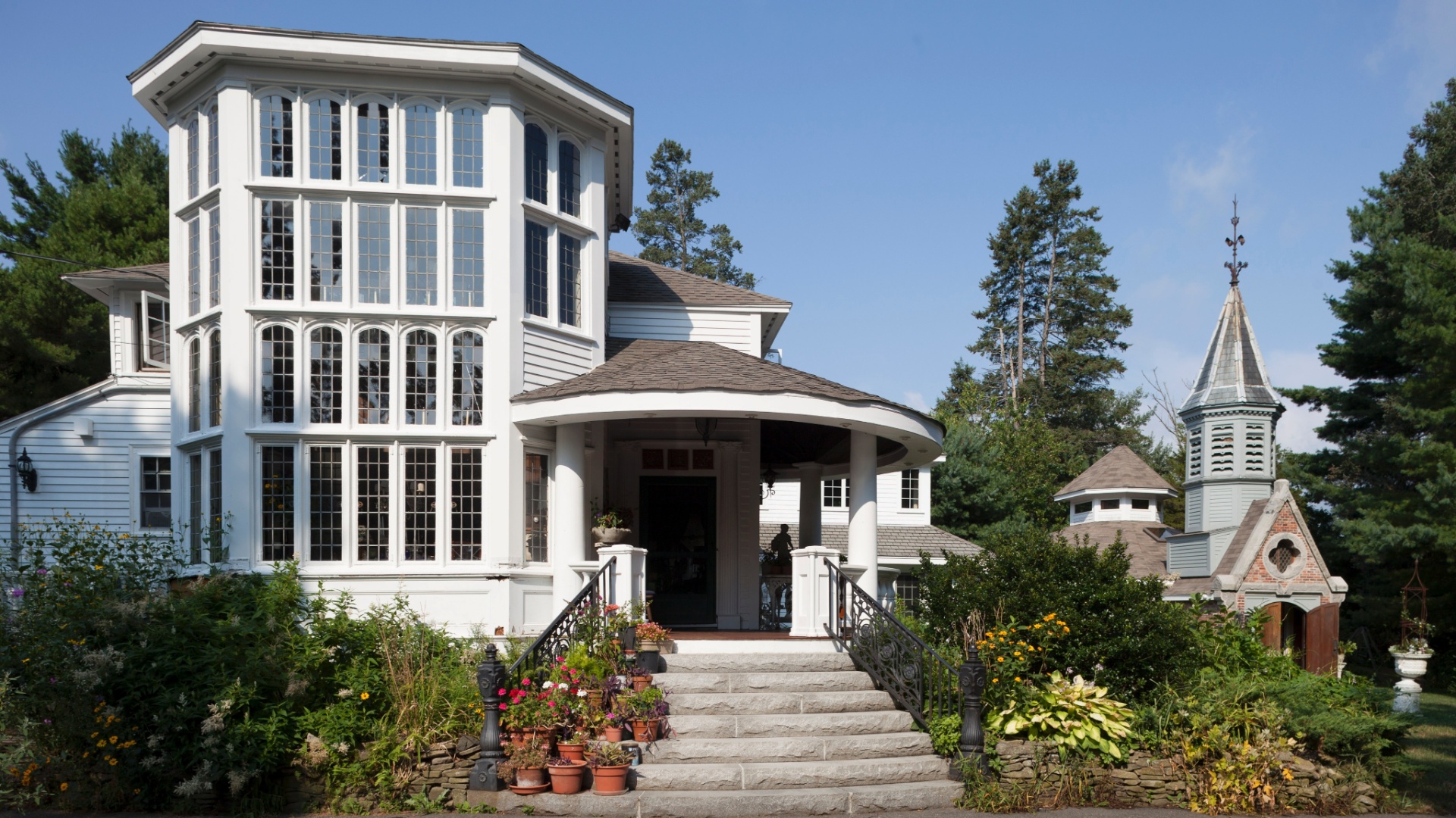 Mansão de John Archer foi construída com relíquias arquitetônicas e objetos resgatados do lixo, nos EUA (Imagem do NYT, usar apenas no respectivo material) - Trent Bell/ The New York Times