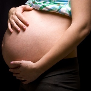 Dados coletados pela ouvidoria da Rede Cegonha entre maio e outubro de 2012 mostram que 64% das 54 mil mulheres entrevistadas relataram que não tiveram direito ao acompanhante no parto, direito garantido por lei - Shutterstock