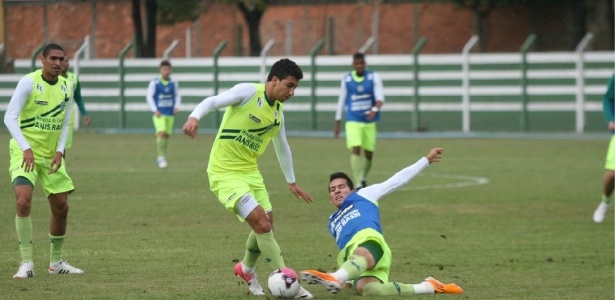O meia Renan Oliveira acertou sua permanência no Goiás na temporada 2013 - Site oficial do Goiás