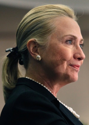Ex-secretária de Estado dos EUA e pré-candidato à presidência do país, Hillary Clinton, foi alvo de investigação após atentado à embaixada na Líbia -  Yuri Gripas/Reuters