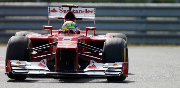 Brasileiro Felipe Massa, da Ferrari, em ação durante treino livre em Yeongam - Bazuki Muhammad/Reuters