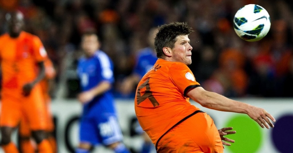 Huntelaar marcou para a Holanda contra Andorra em Roterdã