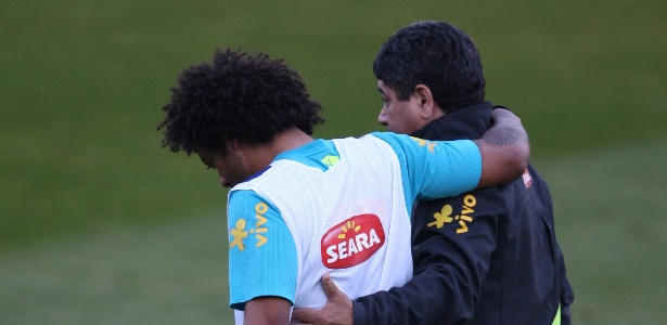 Marcelo se lesionou no domingo durante treinamento da seleção e só volta em 2013 aos gramados