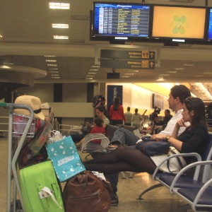 Passageiros esperam para embarcar no Aeroporto Internacional de Viracopos, em Campinas (SP) - Denny Cesare/Futura Press/Estadão Conteúdo