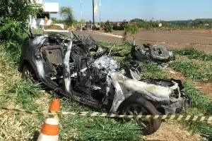 Acidente entre carro e caminhão em São Carlos mata 4 pessoas na SP