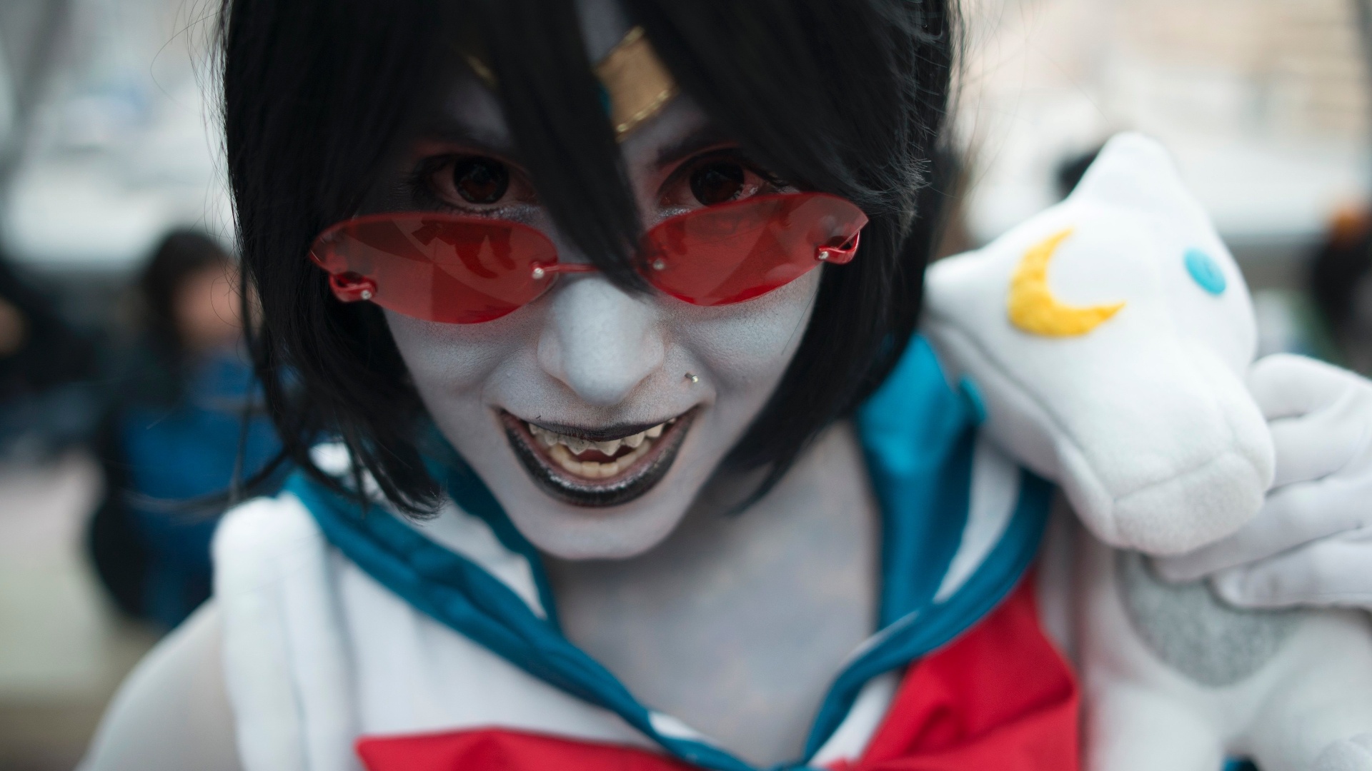 Vestida como a personagem Terezic, do quadrinho "Homestuck", Gabby Philips posa para foto na New York Comic-Con (12/10/12) - REUTERS/Keith Bedford 