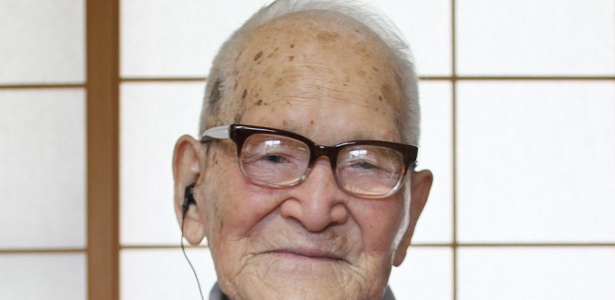 O japonês Jiroemon Kimura --homem mais velho do mundo-- morreu nesta terça (11) aos 116 anos - Ho/ AFP