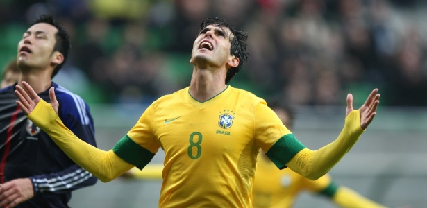 Kaká vibra após fazer o quarto gol do Brasil contra o Japão