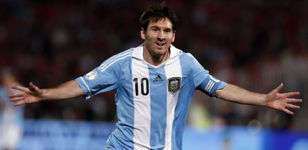 Messi comemora após marcar o primeiro gol da Argentina sobre o Chile, em Santiago - REUTERS/Ivan Alvarado