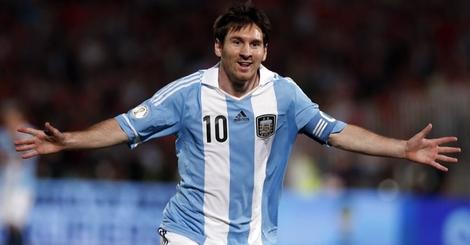 Messi comemora após marcar o primeiro gol da Argentina sobre o Chile, em Santiago