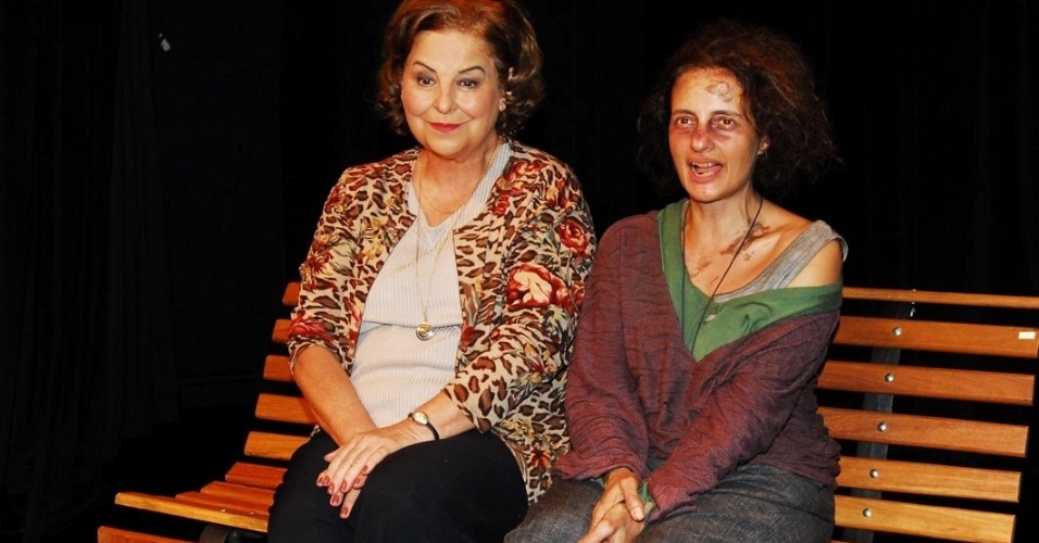 Cláudia Mello e Denise Fraga caracterizadas para a peça "Chorinho", que estreia nesta semana no Teatro Eva Herz, em São Paulo (17/10/12)