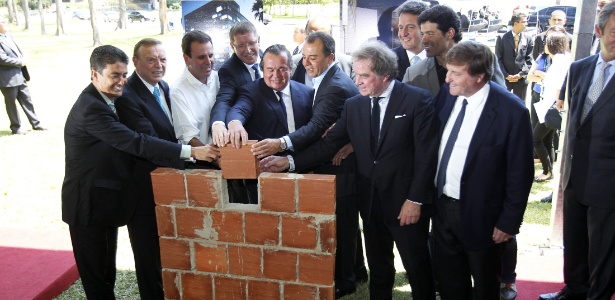 Eduardo Paes, Sérgio Cabral, Marin, Bebeto e Raí estiveram em evento da Copa nesta quinta-feira