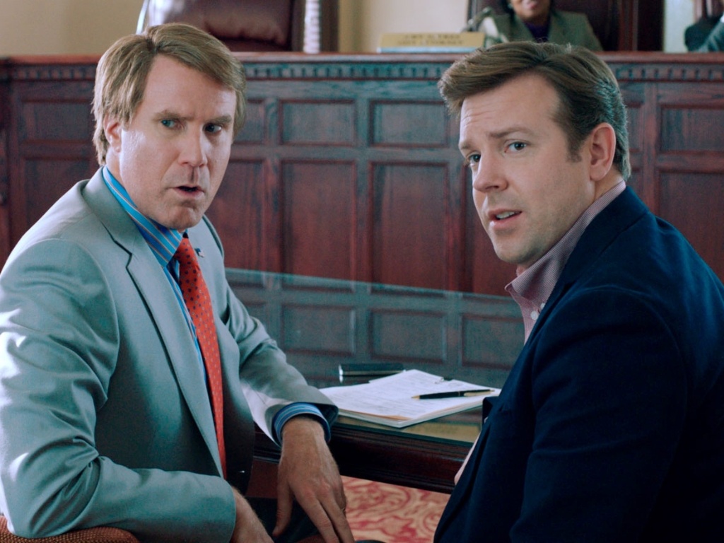 Brady (Ferrell) e Mitch (Sudeikis) olham incrédulos a chegada do concorrente - Divulgação