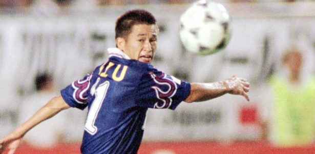 Kazu defendeu a seleção japonesa de futebol nas eliminatórias da Copa de 1998 - Kimimasa Mayama/REUTERS