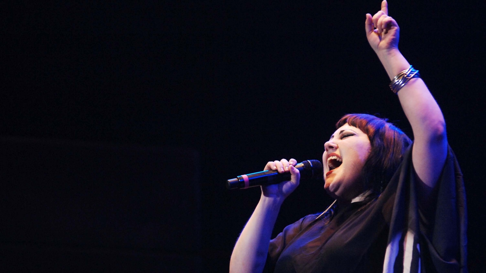 Betty Ditto, da banda The Gossip, cantou de Tina Turner a Stones, passando por Madonna, em seu show no Planeta Terra (20/10/2012) - Reinaldo Canato/UOL