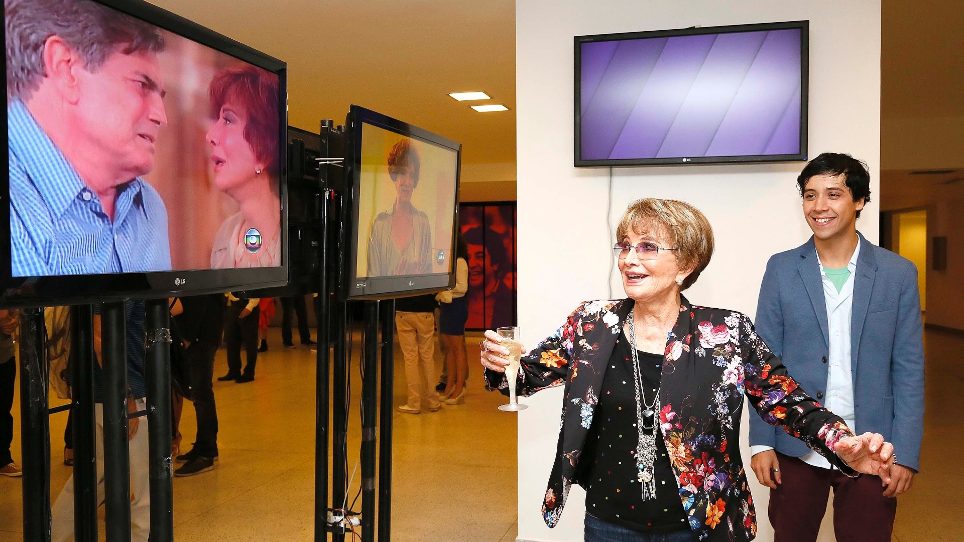 Fotos: Acompanhe a trajetória da atriz Glória Menezes - 19/10/2015 ...