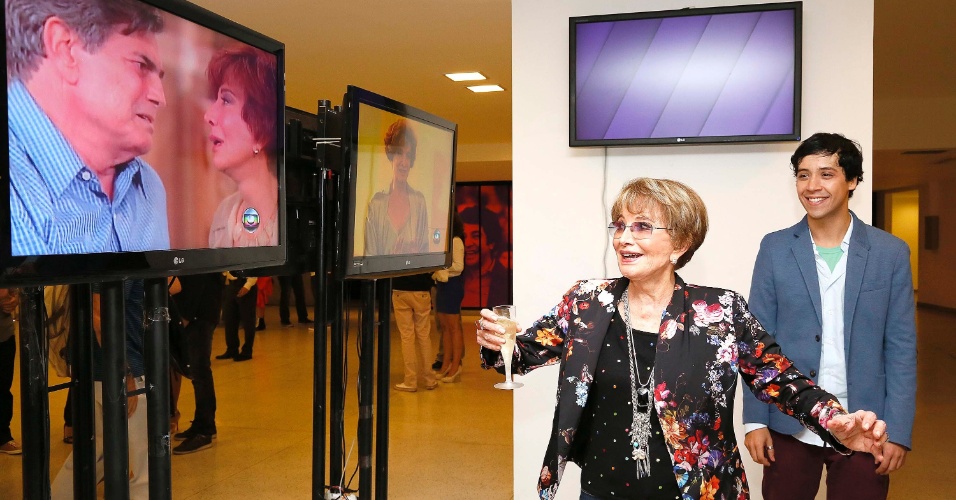 Glória Menezes relembra cenas marcantes de sua trajetória em seu aniversário de 78 anos no Rio de Janeiro (19/10/12)