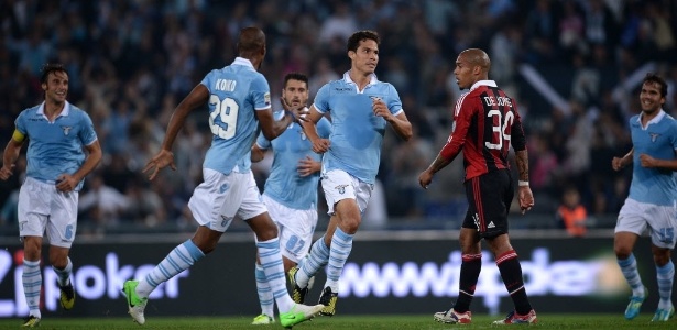 Hernanes, meia brasileiro da Lazio, fez o primeiro gol da partida - Filippo Monteforte/AFP Photo