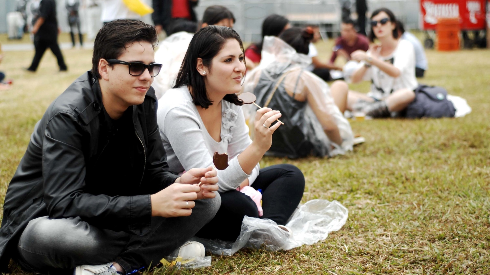 Público assiste show da banda Natal, Far From Alaska abre o Planeta Terra 2012 (20/10/12) - Reinaldo Canato/UOL