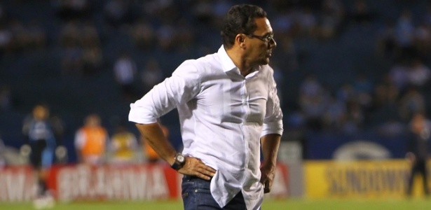 Vanderlei Luxemburgo irá tentar levar o Grêmio a recuperar pontos fora de casa - LUCAS UEBEL/PREVIEW.COM