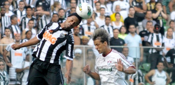 Ronaldinho Gaúcho era atleticano em 2012 e virou tricolor em 2015 - Douglas Magno/Photocamera