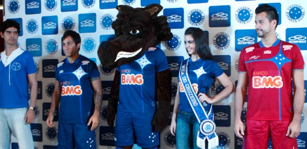 Lançamento do terceiro uniforme do Cruzeiro tem as presenças de Fábio e Martinuccio  - Washington Alves/Vipcomm