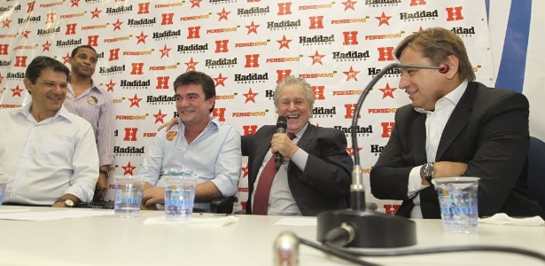 Tirone, Juvenal e Andrés Sanches em evento do candidato à prefeitura paulistana - Moacyr Lopes Junior/Folhapress