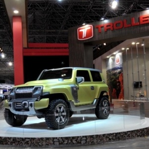 Troller TR-X - Car and Driver - Car and Driver
