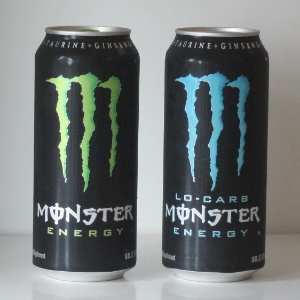 Cada lata do energético Monster Energy Drink tem 240 miligramas de cafeína - Fred Prouser/Reuters