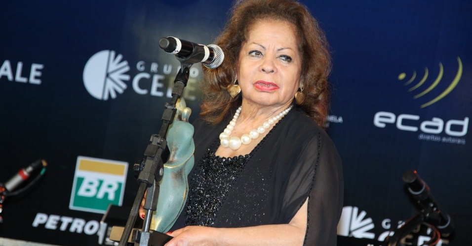 Ângela Maria é premiada no Festa Nacional da Música, em Canela, Rio Grande do Sul (22/10/12) - Graça Paes/Foto Rio News