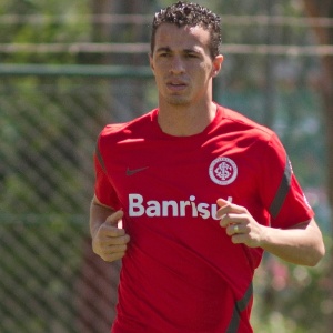 Damião não atuou diante de Vasco e Palmeiras, mas está recuperado e deve encarar o Náutico - ALEXANDRO AULER / PREVIEW.COM